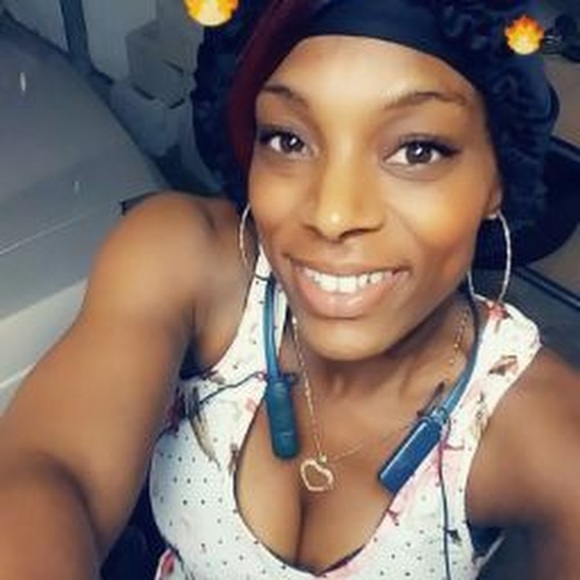 Meet your Posher, Lashawn - Picture 1 of 1